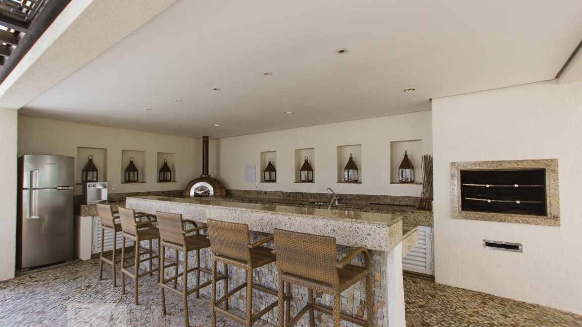 892891855-338.7833016098153MG6145